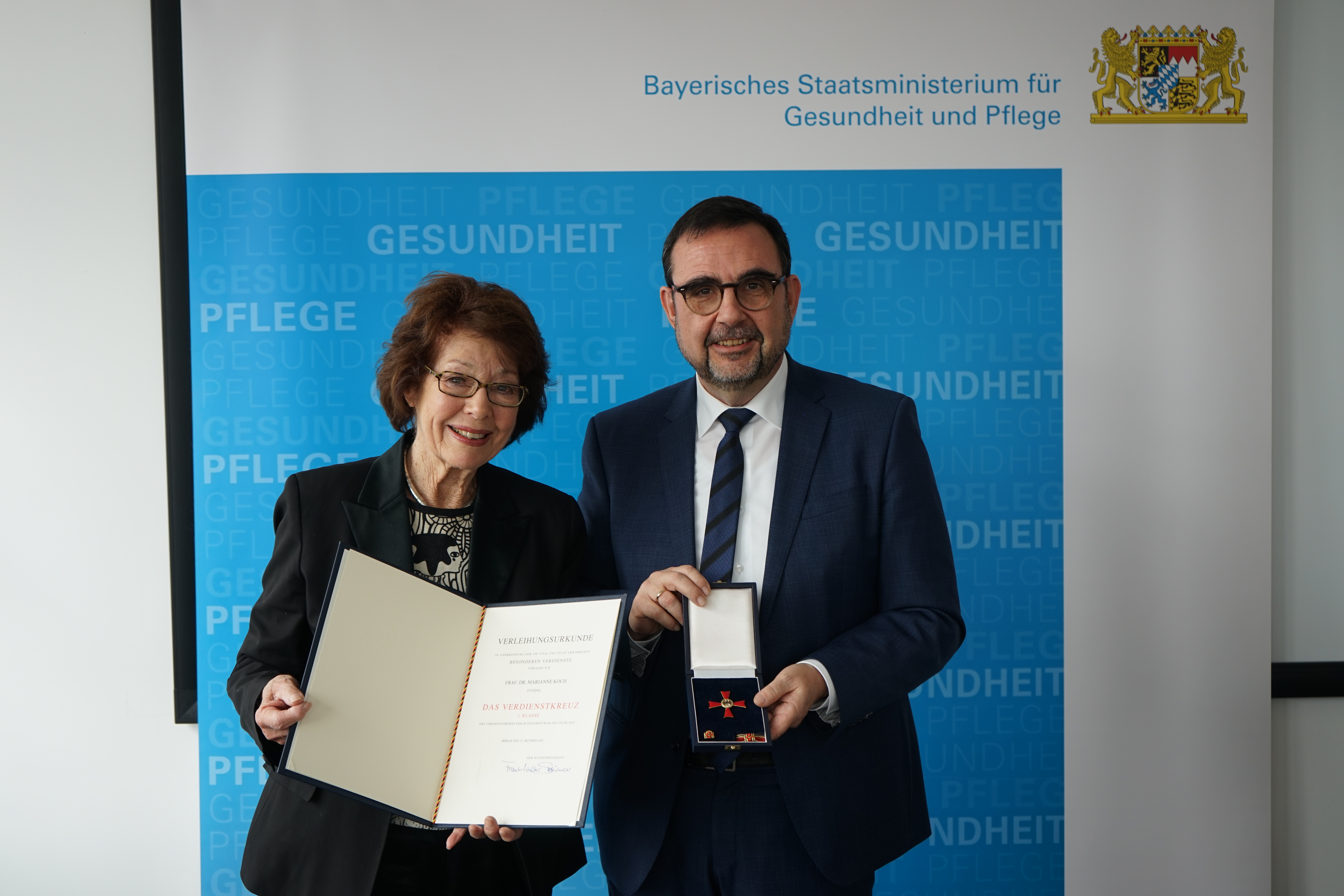 Bundesverdienstkreuz für Dr. Marianne Koch